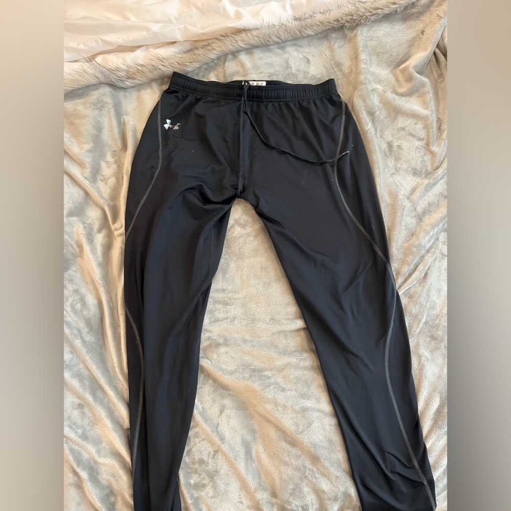 Men’s under Armour Sweats.